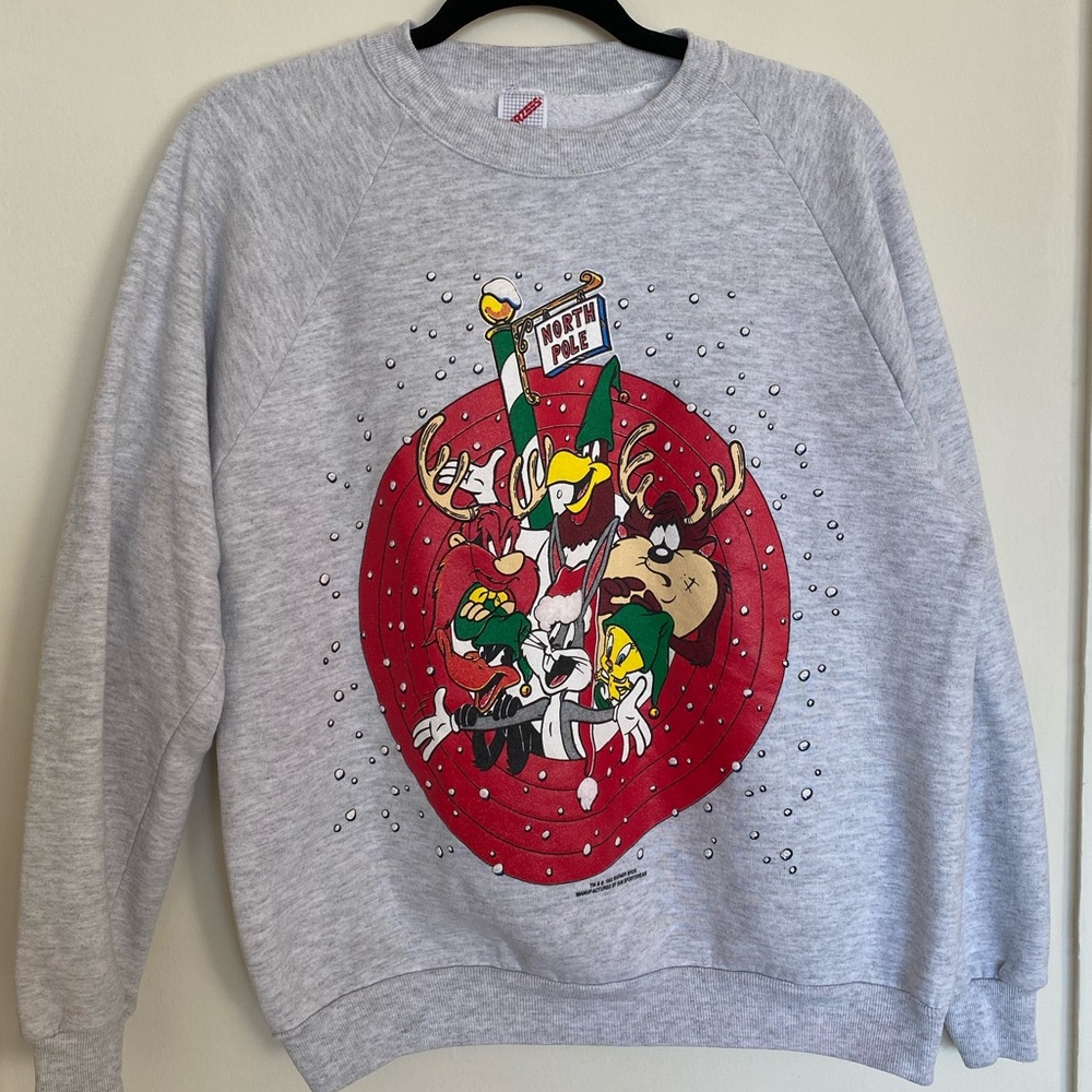 Warner Bros Looney Tunes vintage 93’ sweatshirts